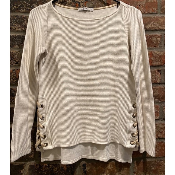 Red Haute Ribbed Sweater - Picture 2 of 4